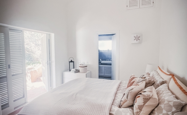 Sardinien_Masterbed_Room_Villa_5